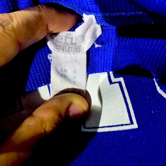 Comfortable, stylish blue crewneck by refuge - Picture 3 of 3